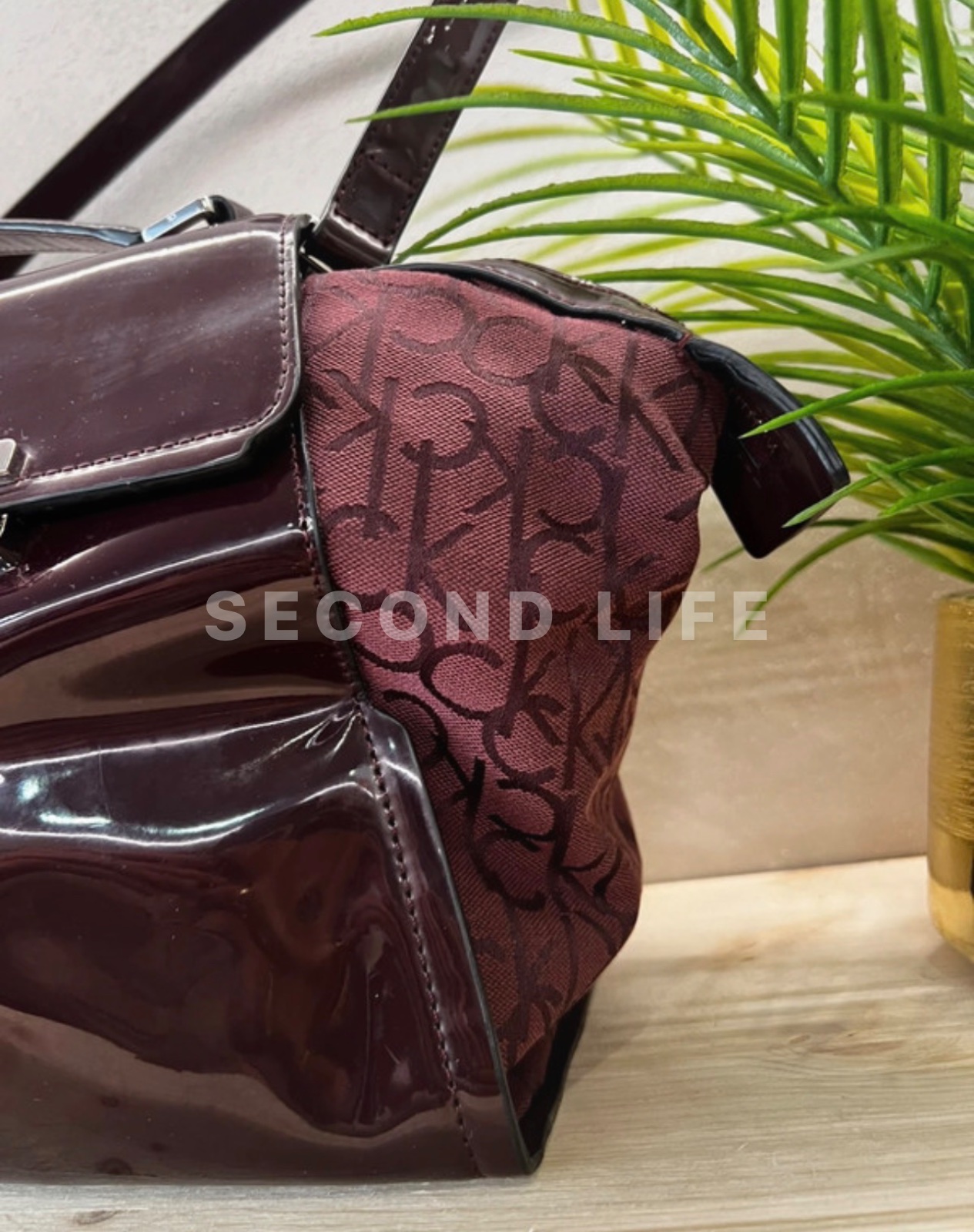 Borsa Calvin Klein in vernice e tessuto, foto 3