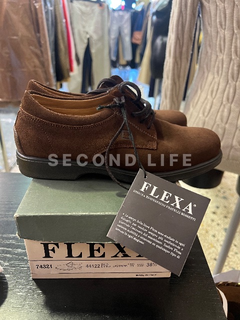 Scarpe stringate Flexa in pelle scamosciata castagna