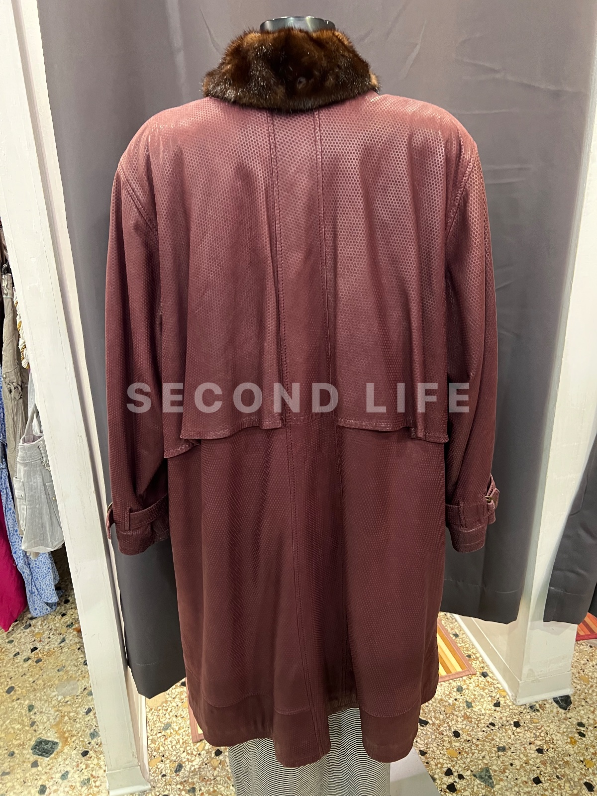 Cappotto in pelle e collo in pelliccia, foto 8