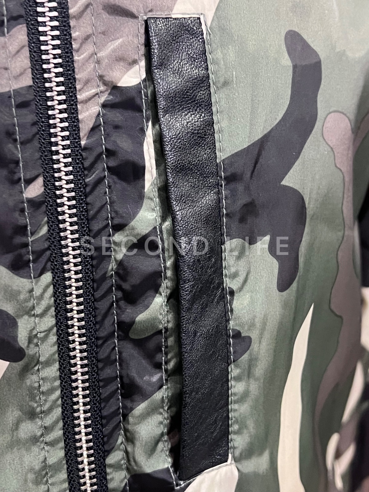 Giacca Bomber Guess Camouflage / Mimetico con Maxilogo - Taglia M, foto 3