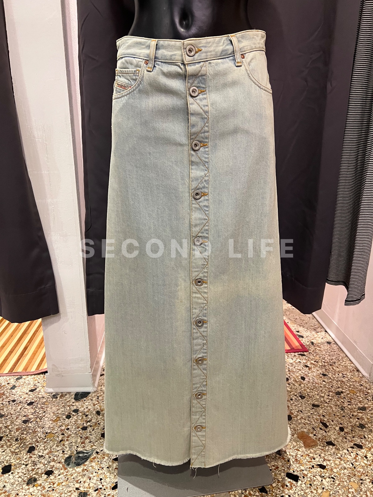Firmato: Gonna Diesel in denim di cotone