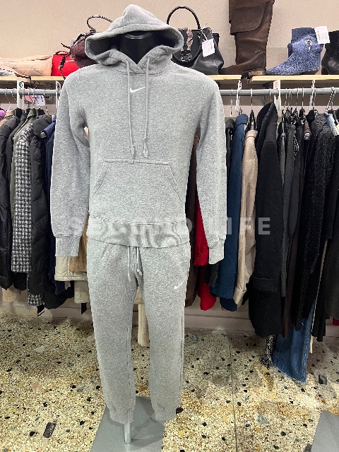 Completo felpa e pantalone Nike in misto cotone grigio