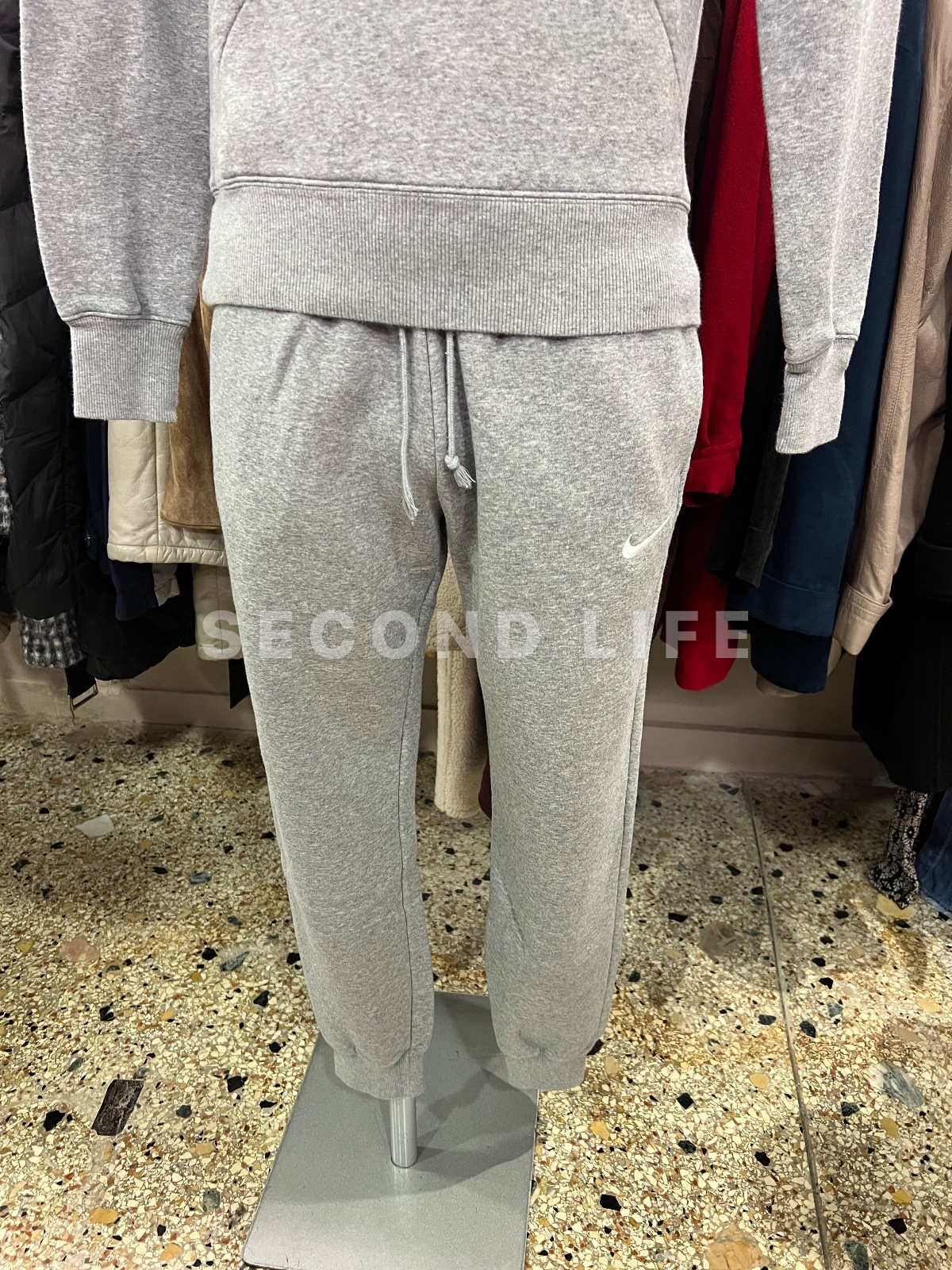 Completo felpa e pantalone Nike in misto cotone grigio, foto 4