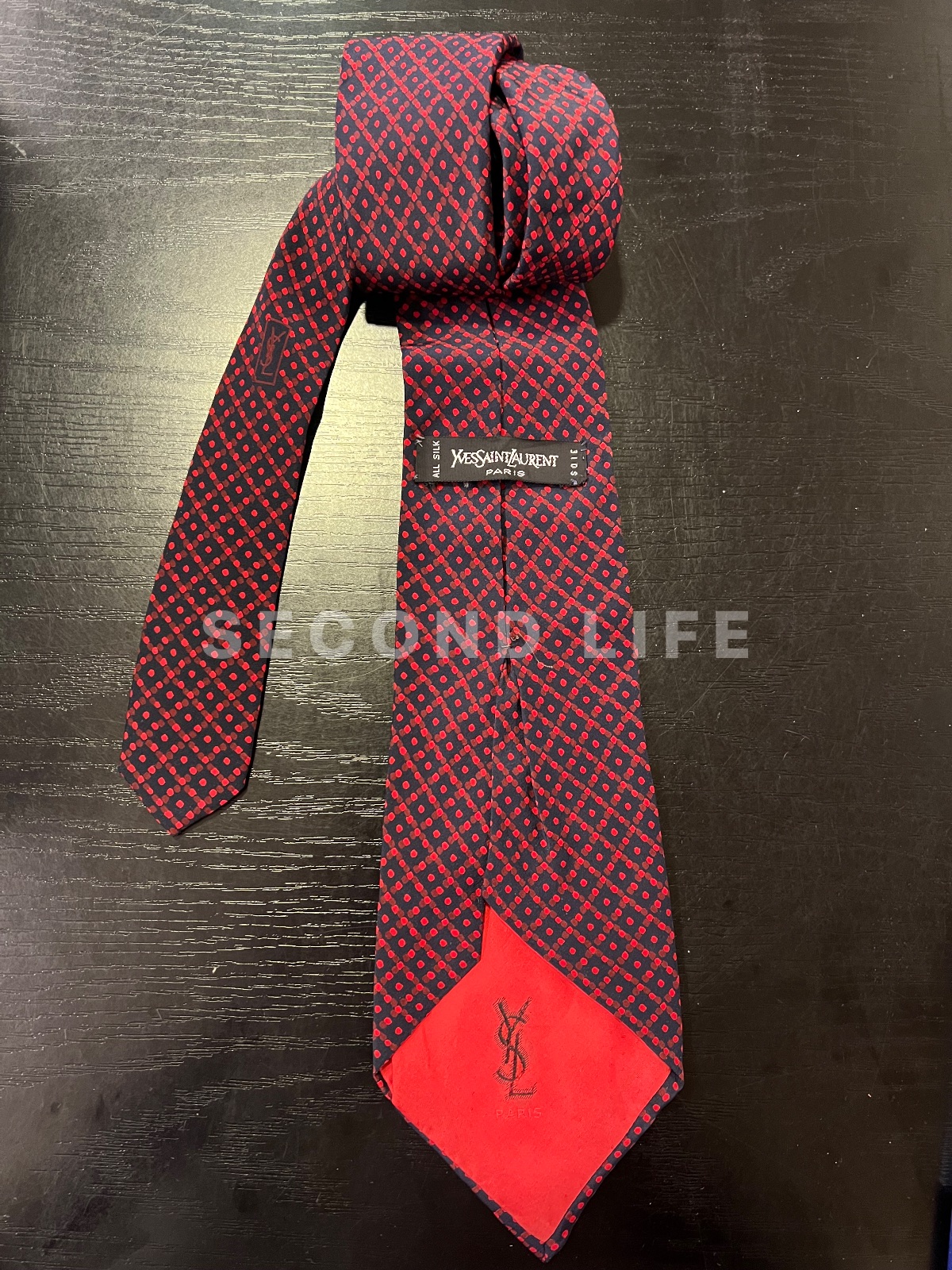 Luxury: Cravatta Yves Saint Laurent in seta