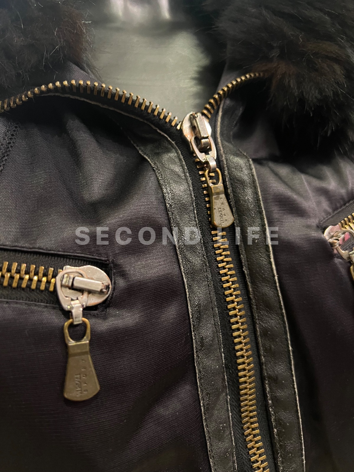 Giacca Versace Sport con collo in pelliccia, foto 6