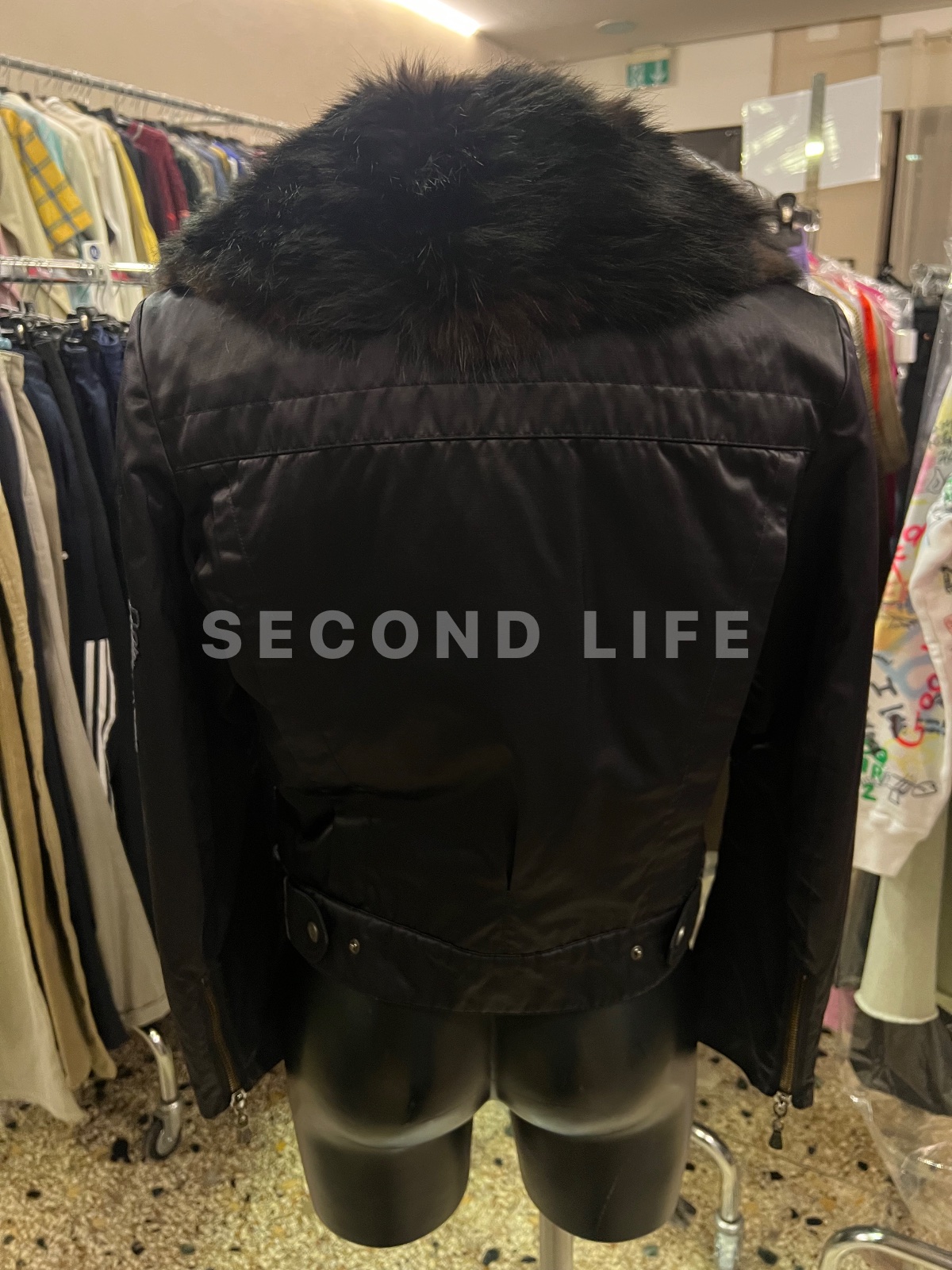 Giacca Versace Sport con collo in pelliccia, foto 10